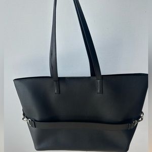 Away Longitude Tote black very good condition excellent straps.